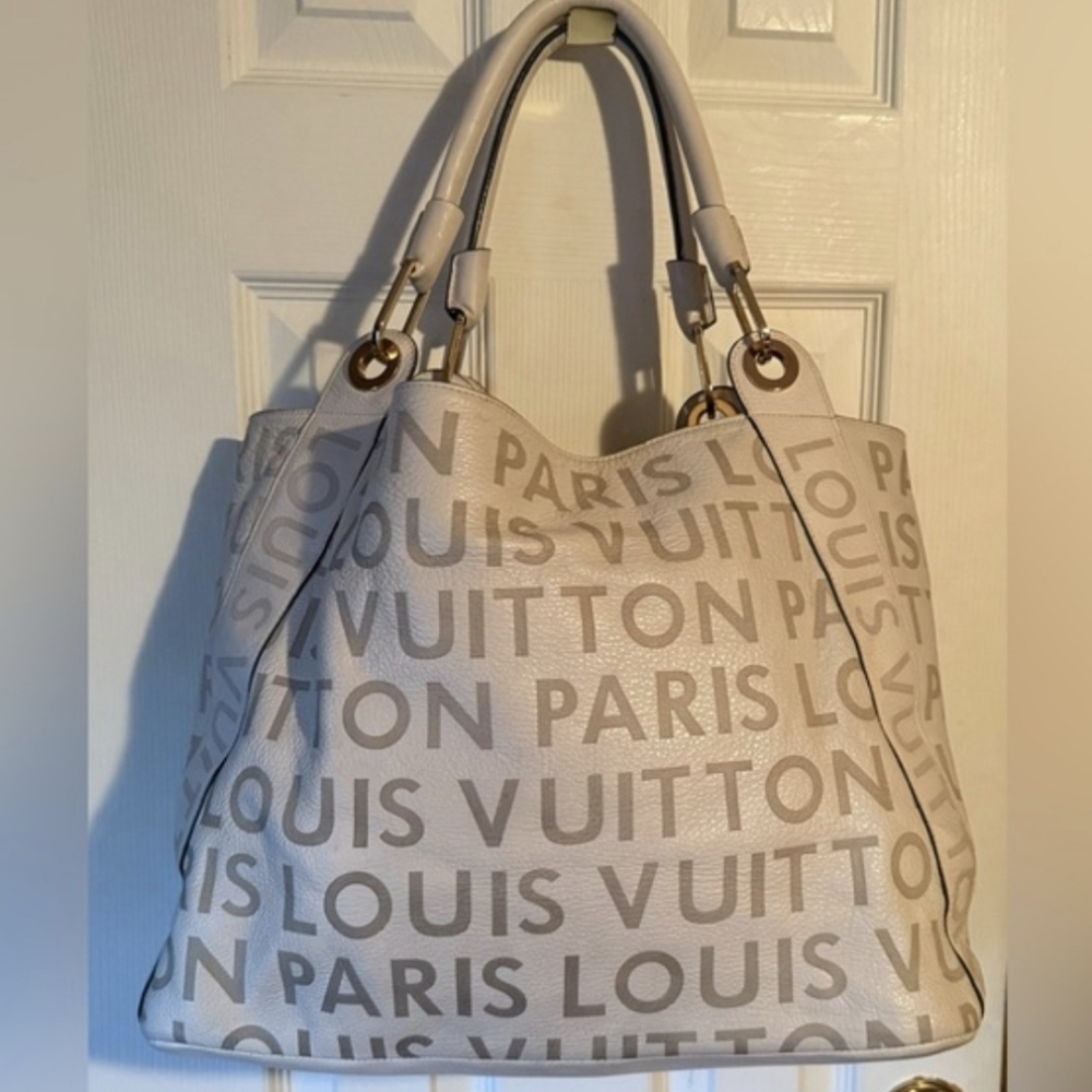 Fashionable Cream Paris Logo Tote